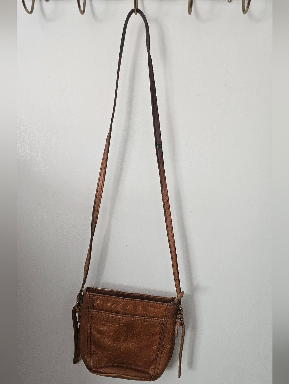 Vintage Genuine Leather Margot New York Embossed Floral Leather Crossbody Purse